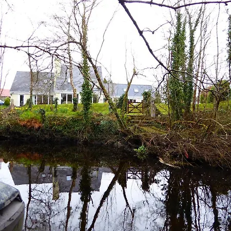 לינה וארוחת בוקר Camillaun With Lough Corrib Boat Hire 4*
