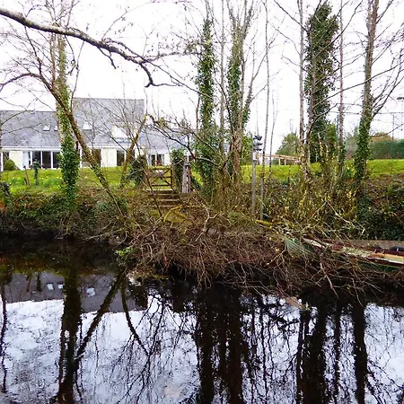 לינה וארוחת בוקר Camillaun With Lough Corrib Boat Hire 4*