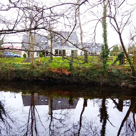 לינה וארוחת בוקר Camillaun With Lough Corrib Boat Hire 4*